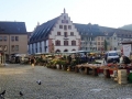 In Freiburg werden die Marktstände aufgebaut