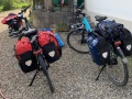 Unsere Velos sind bepackt